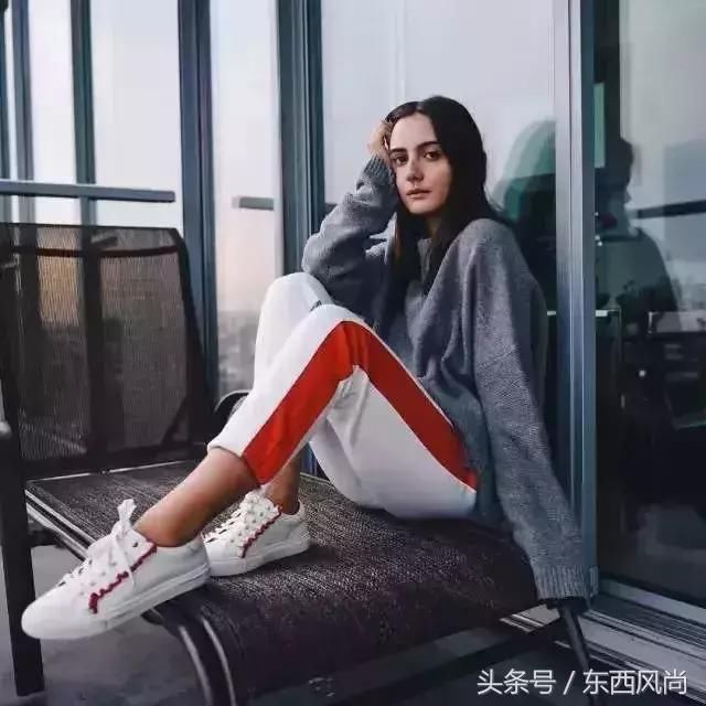  #白鞋#小白鞋虽然容易脏，但在穿衣搭配上，总是能以不变应万变
