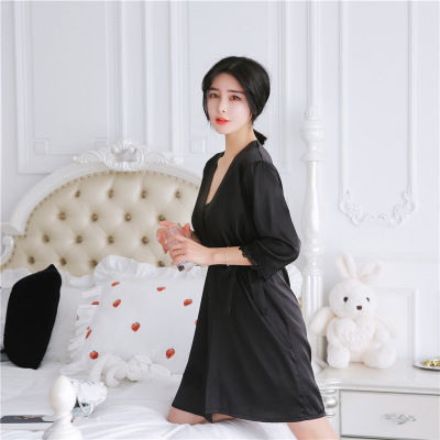 女人裸睡未必好，学下图穿“冰丝睡裙”，自带胸垫，忒享受不束缚