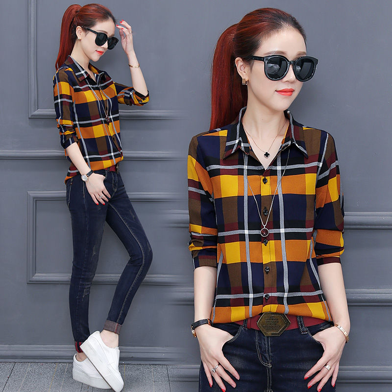 中秋回老家，建议70后女人穿:秋小衫+黑裤子，好看不贵有气质