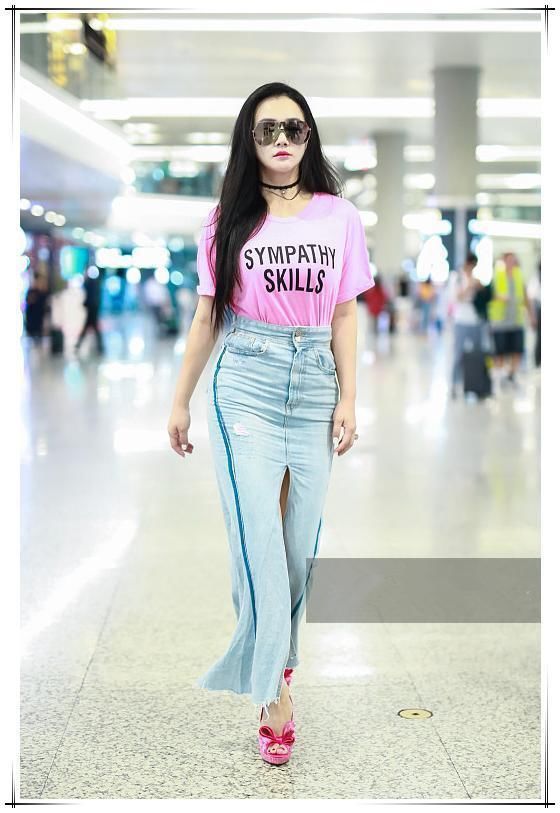 当86斤唐嫣与96斤冉莹颖同穿粉色T恤，网友:看完再也不想减肥了