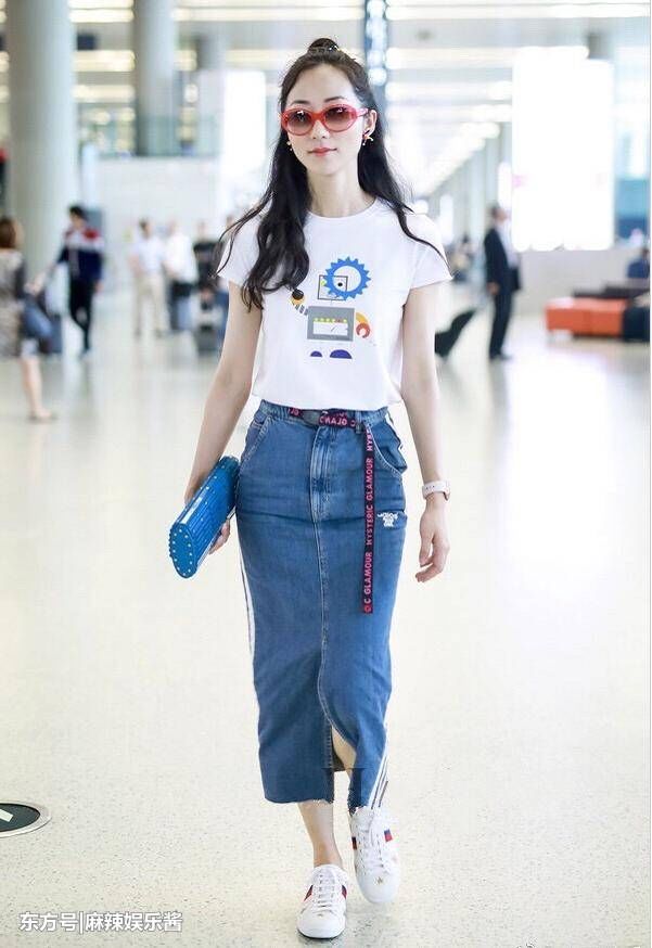 本以为唐嫣、杨颖穿红色裙子很美,看见她才明白什么叫美得高级!