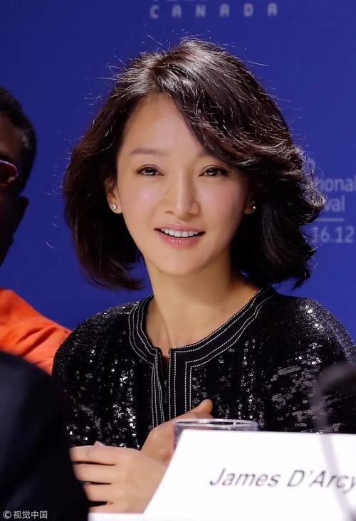 林允儿牛仔肌也会被闭口困扰！夏天化妆如何不卡粉？