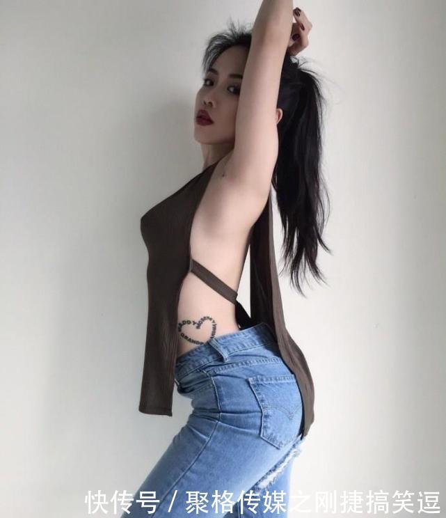 街拍：极具性感的小姐姐，给你带来不一样的视觉效果