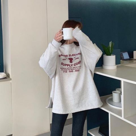  小姐姐：休闲显气质的穿搭，卫衣+平底鞋，轻松穿出时髦范