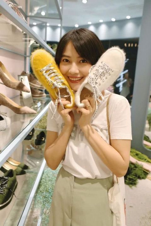 『 阔腿裤』穿阔腿裤打扮的知性,比同龄人显年轻!,高圆圆还是那么清纯