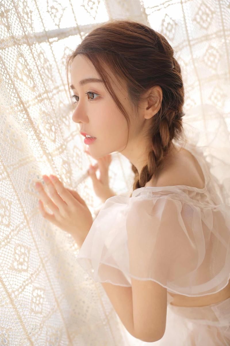 极品美女性感透视裙诱人写真图片