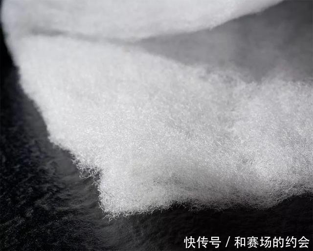  『中年』被安踏收购的“中年品牌”始祖鸟，为何会受到Virgil的青睐