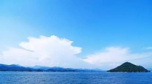  【岛上的破】40岁中年大叔，买下一座岛，将岛上破屋改造成豪宅，让人羡慕