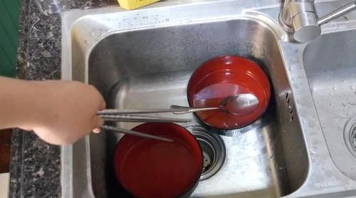  「细菌」10个家庭9个都在犯的，洗碗等于在“吃毒”，提醒身边人