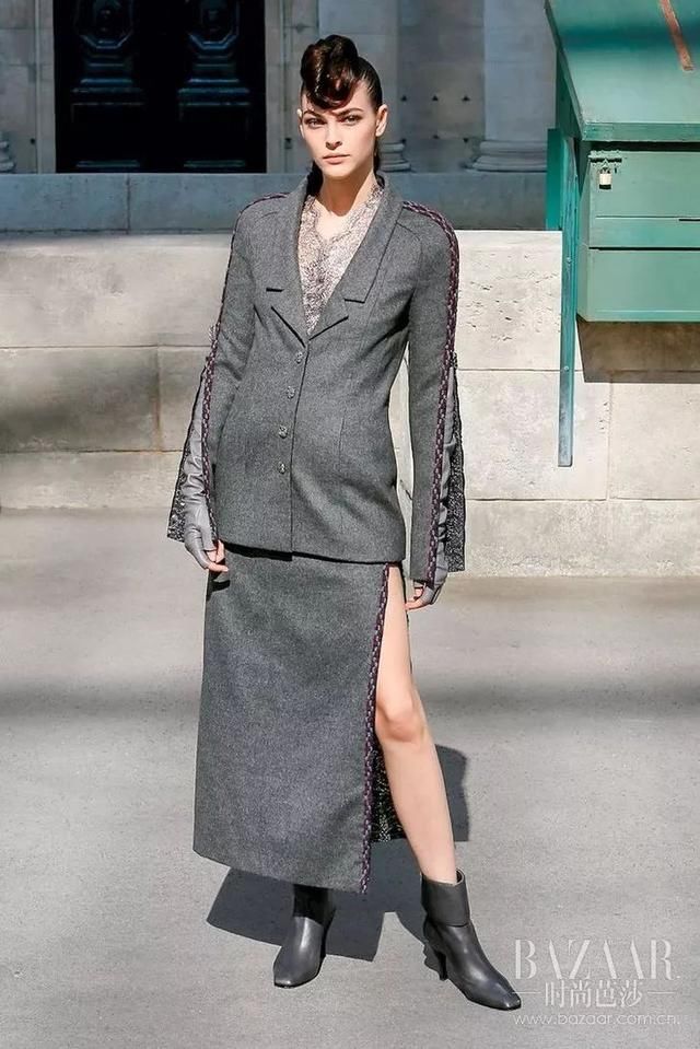 塞纳河倒映的Chanel高定，流淌的是左岸的旧时光