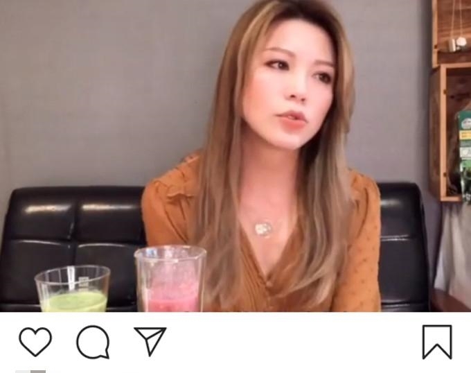 林晓峰■林晓峰43岁妻子近照,染金发气质好,夫妻结婚10多年却买不起房子