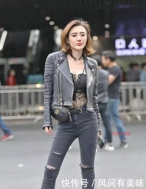 『美丽动人』美丽动人牛仔裤,女神穿出新高度,青春可人惹人爱