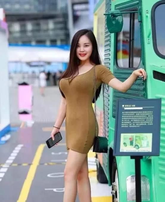  品味|一席紧身裙，彰显不俗品味