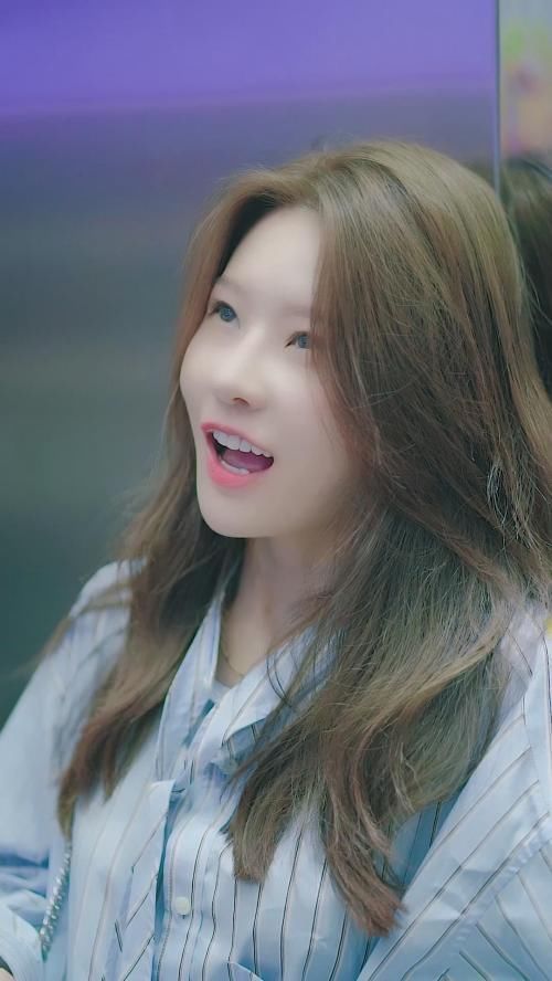 没了滤镜，没了浓妆，抖音女神沉迷马丁沐浴露