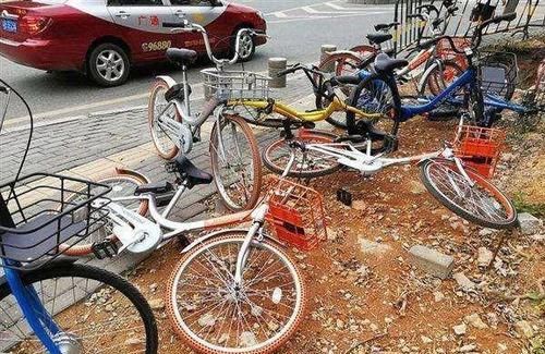  回收利用@多地集中清理废旧共享单车，问题来了：它是什么垃圾？