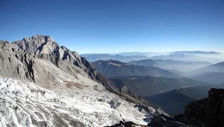 珠峰早被成功登顶，为何5596米的玉龙雪山却至今无一人登顶？