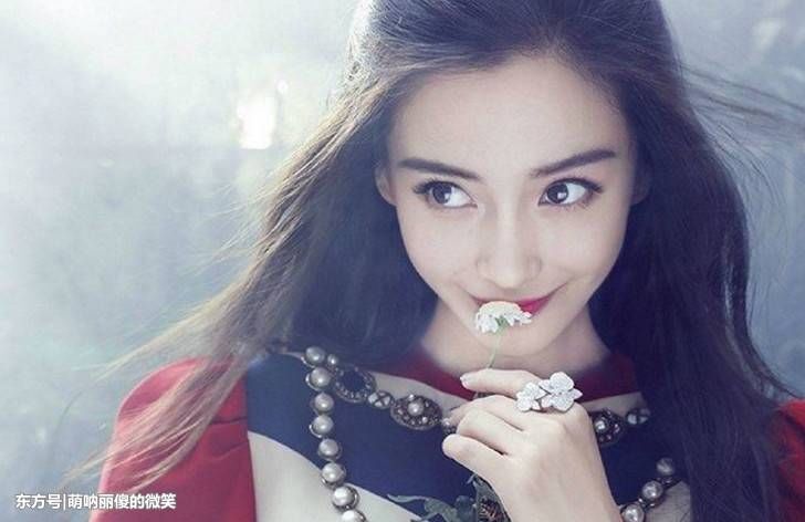 杨颖上次是“假吃”现在又是一句台词“循环洗脑”，网友:演技呢