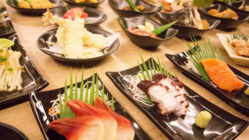 我国游客去日本玩,吃自助会选择海鲜过瘾,可日本人表示不理解!