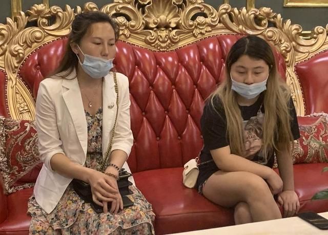  [隆鼻手术]俩女子隆鼻一个呼吸不畅一个假体顶出来！美容医院：类似的挺多…