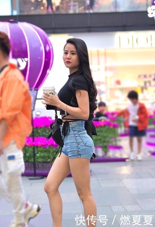 『漂亮』身材比例不好怎么办?高腰T恤搭配高腰短裤,提升腰线穿出大长腿