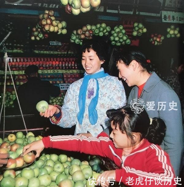  小康家庭：七十年代的江城武汉 小康家庭里的三大件 现在好多地方都物是人非