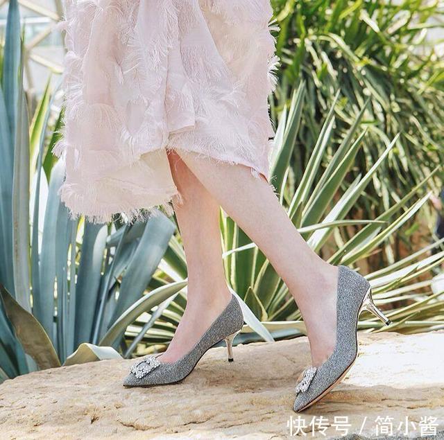 闪闪发光的水钻高跟鞋，做个精致女人