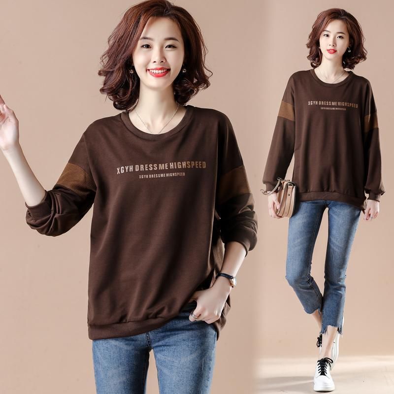 阔腿裤已经过时了!今年流行“卫衣+萝卜裤”，新潮洋气还减龄