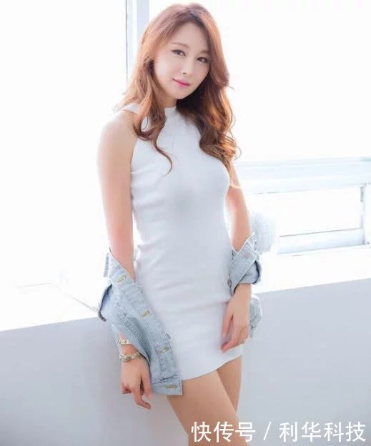 火辣下小姐姐包臀裙秀身材，包出一种妩媚和妖娆，这裙子是真的不