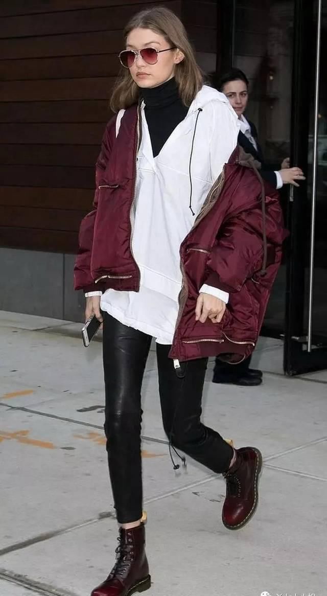  漂亮：时尚街拍示范性，这25套连帽卫衣穿衣搭配，究竟漂亮在哪儿？