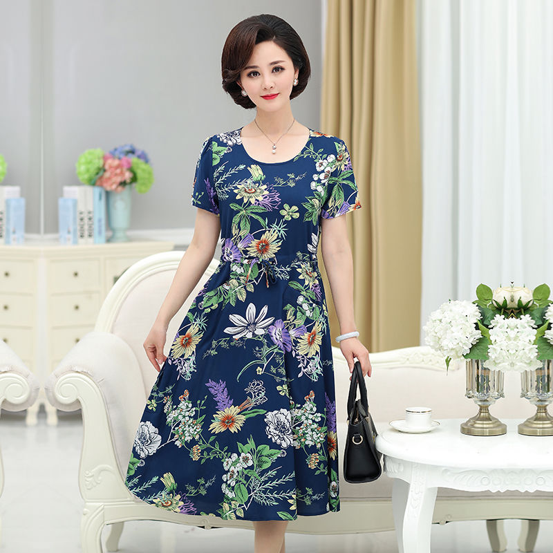 身材好的妈妈都这么穿，大气温婉，美如玉