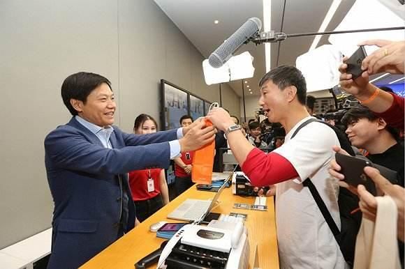 雷军为什么着急让小米上市?背后是这样的原因