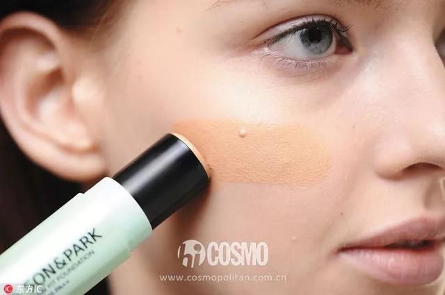 美人计｜IU的伪素颜妆是我夏日首选，清爽