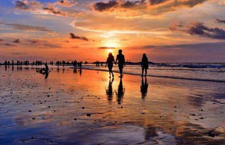 中国曾一天18次发出警告，游客全当没听见，明星还带头去