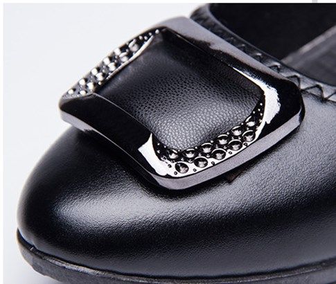 偶然发现这柔软舒适的女鞋，适合70后女人，国庆轻松出游不累脚