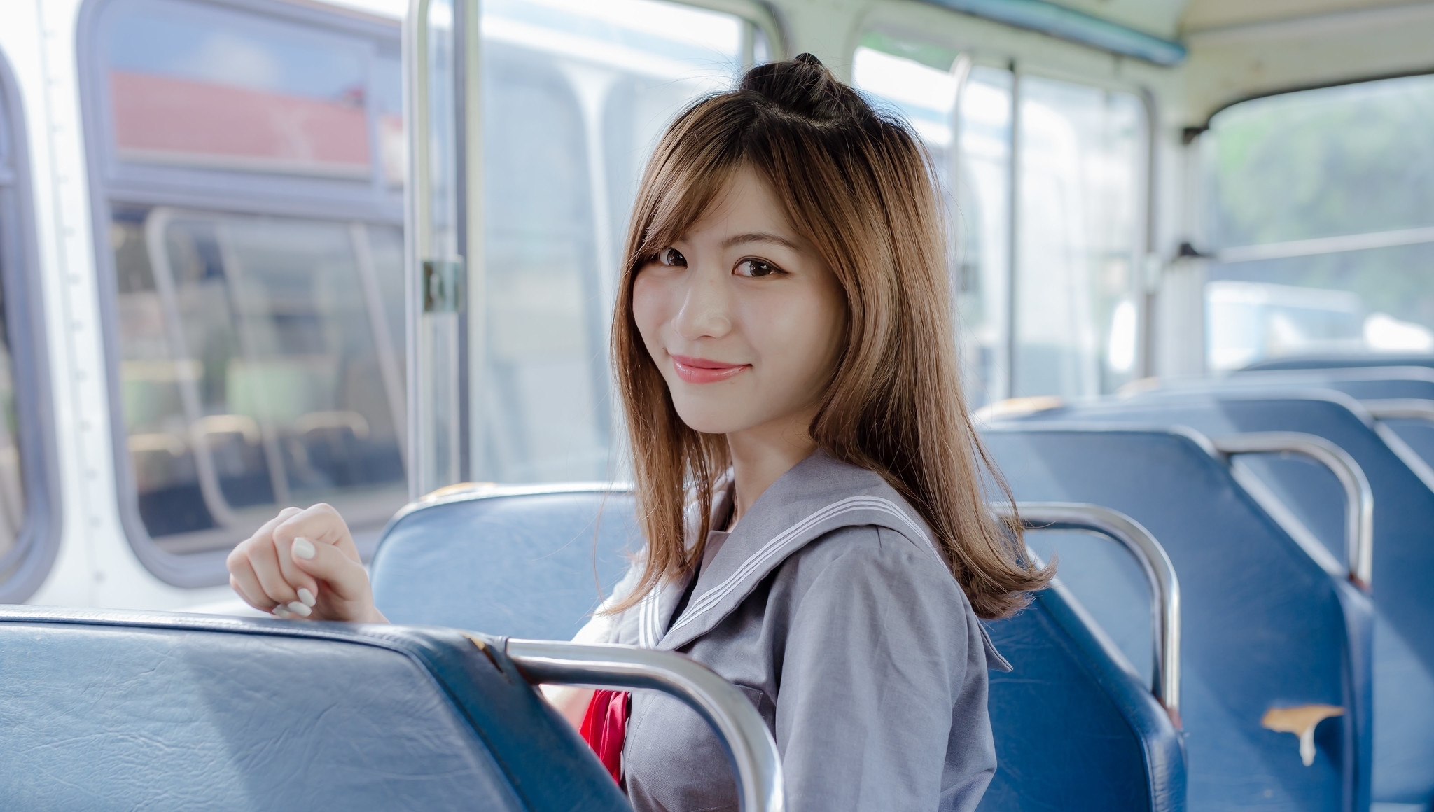  [写真]美女写真图集第56期：靓丽美女林温蒂校服写真上