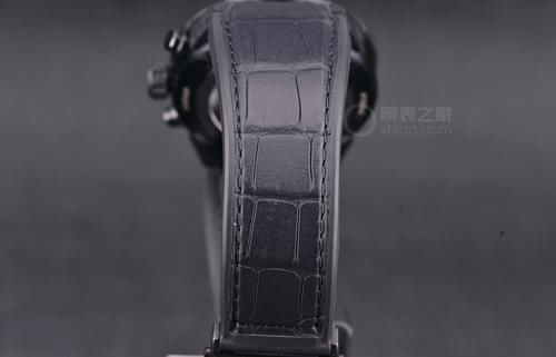  [系列]“赛车场上的黑色旋风” 品鉴泰格豪雅卡莱拉系列碳纤维陀飞轮幻影腕表