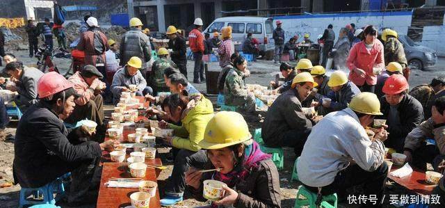 农民工都去哪了如今每家工厂都面临招工难的问题，特别是在南方