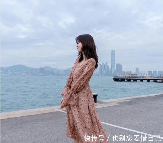  【印花】这一组印花连衣裙穿搭美的自然，让你尽显高贵