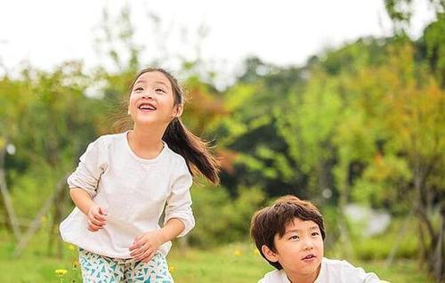 一位退休校长的肺腑之言：父母教会孩子这10点，比物质条件更重要