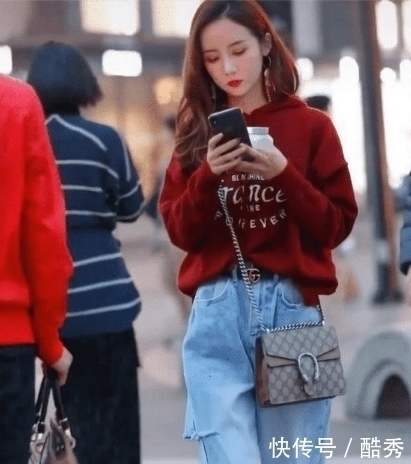  『美女』街拍美女小姐姐：有自信的女生，什么颜色的衣服都能驾驭