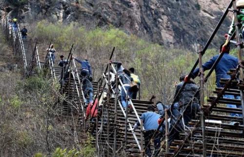 直击大凉山“悬崖村”，获得6亿资助后，如今变成什么样了？