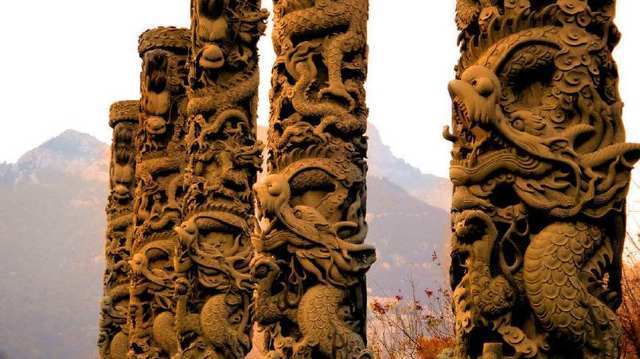  做法■上海盘龙柱之谜，高僧做法道破天机，九龙柱下高僧神秘圆