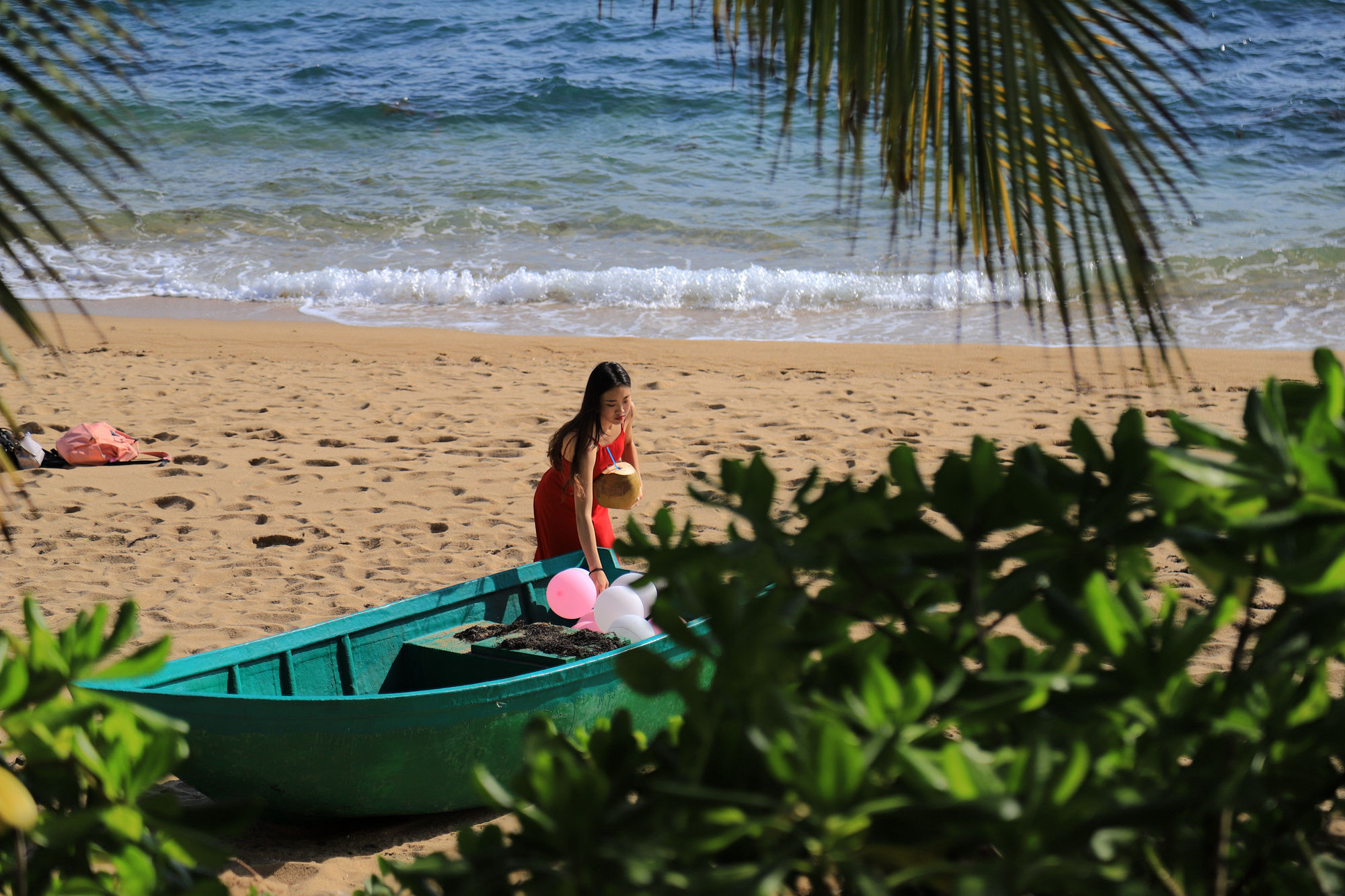 【遇上一座城】请到天涯海角来，一起去看比基尼大长腿的三亚微游