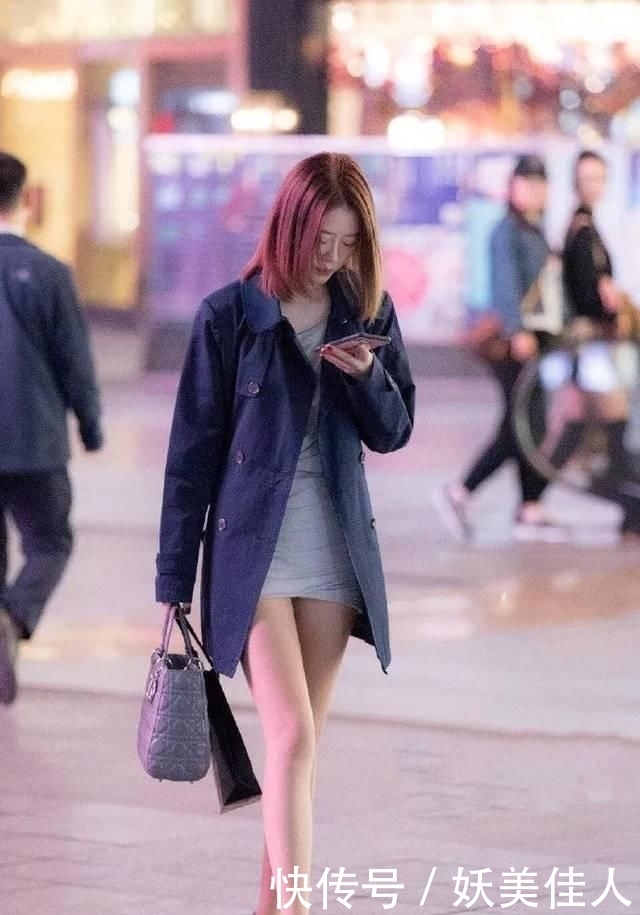  『显得』高跟鞋搭配连衣裙，在春天显得格外的迷人