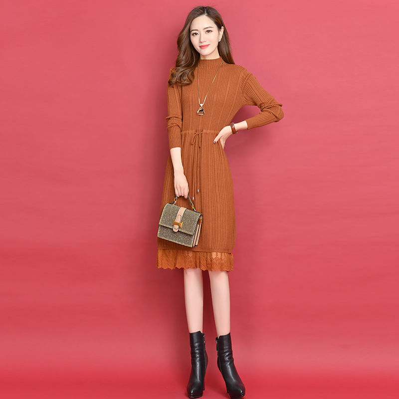 70后女人，秋裙搭马丁靴，显高美嫩，7080后女人都喜欢