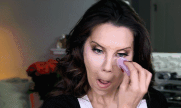 海兰小天使终于要逆袭啦！变身成为美妆博主的她奶凶奶凶的，原来