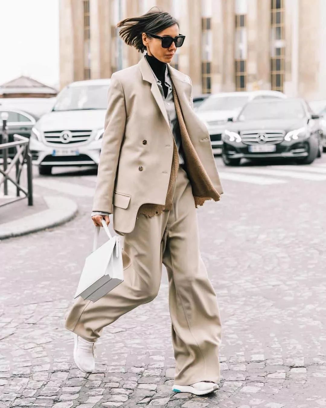  实用：教你美| 冬天的打底衫先别收，实用又显瘦的“叠穿法”拿走！