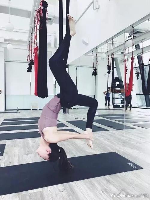 用健身征服Chanel,22岁的她告诉你:自律的女人,有多可怕!