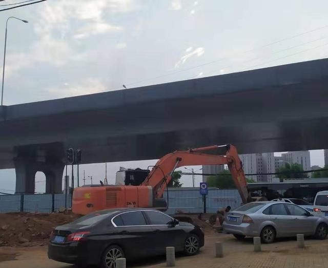 我的名字叫武汉，军运会在即，如何拯救我的焦虑和不甘？