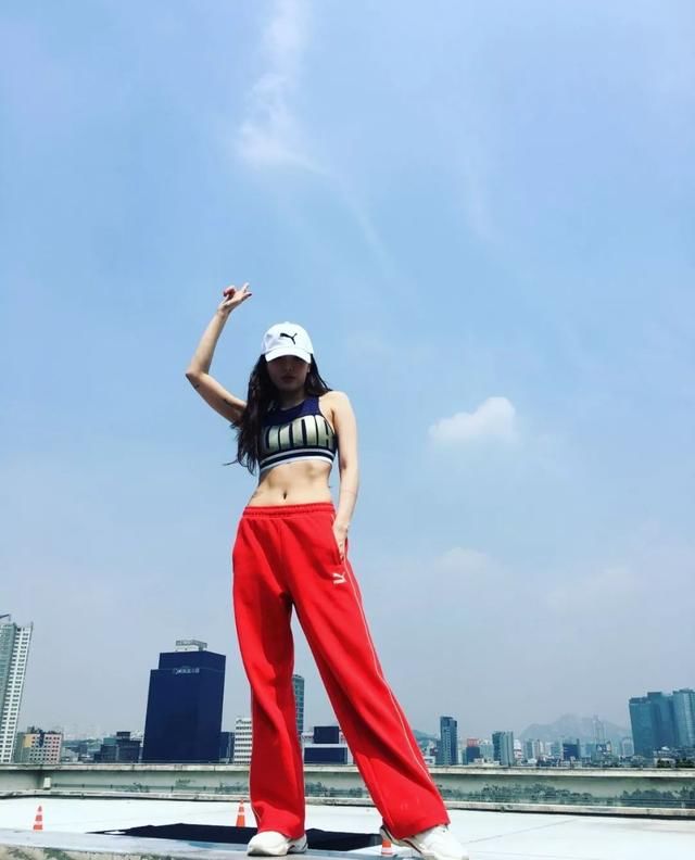 泫雅宣美比性感谁赢了？对不起这题超纲了！